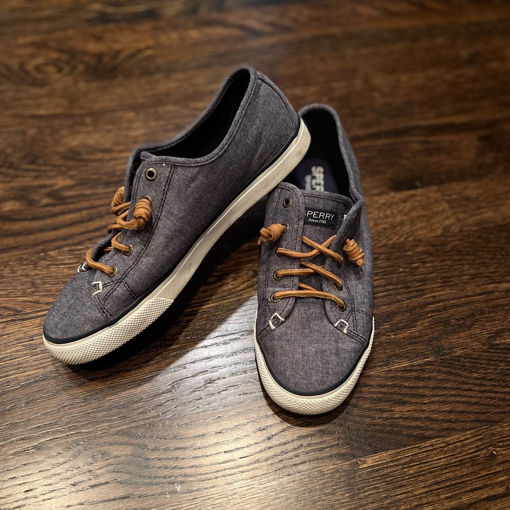 Woman’s Denim blue Sperry sneakers size 9